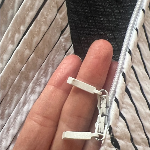 Ravel Vintage Stretch Shirt Zipper Closure White Black Diagonal Lined Small - Picture 10 of 10